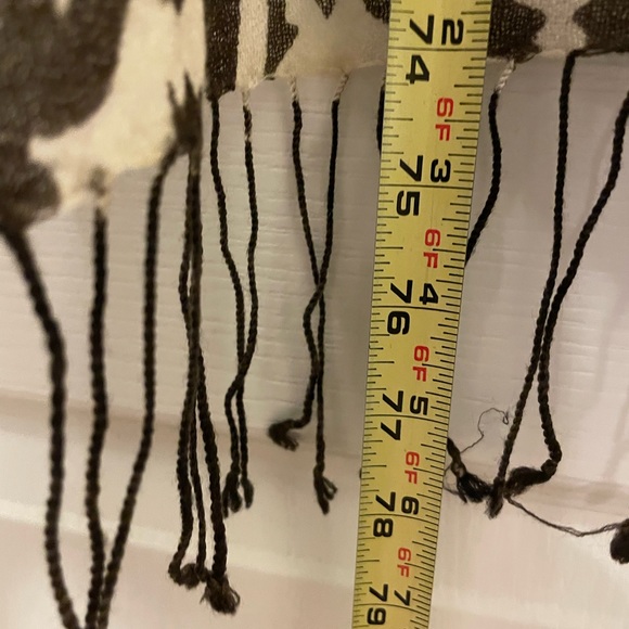 Danier 100% wool lightweight shawl scarf brown and cream - Picture 7 of 12